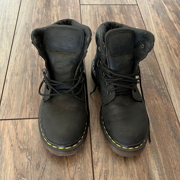 Dr. Martens Shoes - Original Doc Martens - Girls 4/Womens 6 - black excellent used condition